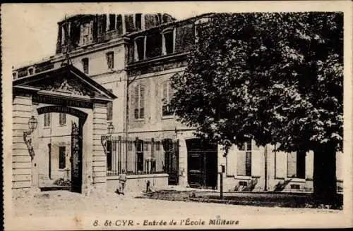 Ak Saint Cyr Yvelines, entrée de l'école militaire