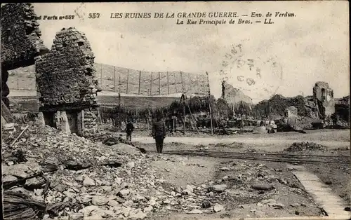 Ak Bras sur Meuse, les Ruines de la Grande Guerre, rue principale de Bras, Kriegszerstörungen, I. WK