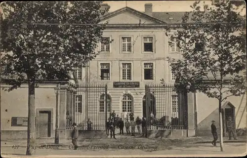 Ak Clermont Ferrand Puy de Dôme, Caserne Destaing, Eingangstor, Soldaten