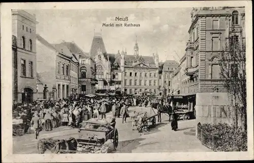 Ak Neuss am Rhein, Markt mit Rathaus, Fuhrwerke