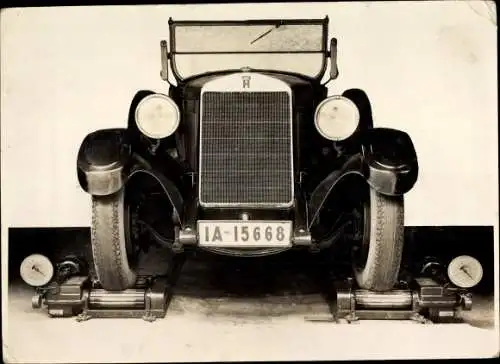 Foto Automobil auf Messgeräten, Kennzeichen IA 15668