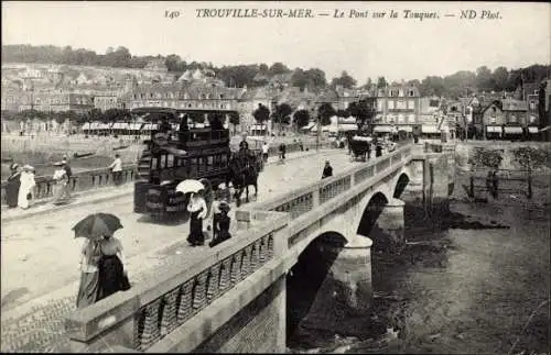 Ak Trouville sur Mer Calvados, Le Pont sur la Touques, Pferdestraßenbahn
