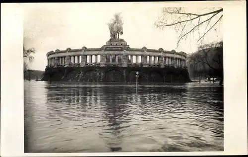 Foto Ak Koblenz am Rhein, Hochwasser, Denkmal