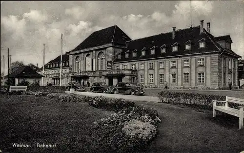 Ak Weimar in Thüringen, Bahnhof, Straßenseite