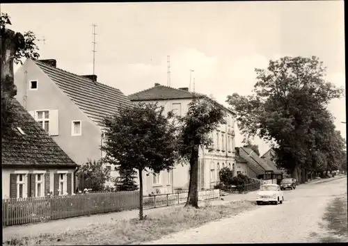 Ak Bredereiche Fürstenberg an der Havel, Dorfstraße, Straßenpartie, Wohnhäuser