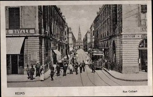 Ak Reims Marne, vue générale de la Rue Colbert, Tram