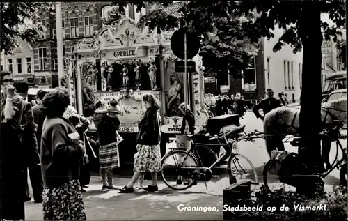 Ak Groningen Niederlande, Stadsbeeld op de Vismarkt, Pferdekutsche mit Puppenspiel