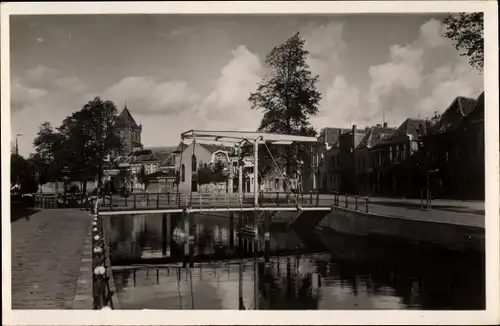 Ak Kampen Overijssel Niederlande, Burgwal met Toren R. K. Kerk, Klappbrücke