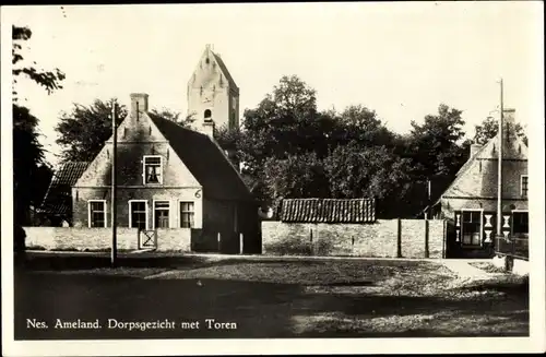 Ak Nes Ameland Friesland Niederlande, Dorpsgezicht met Toren