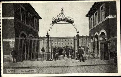 Ak Douai Nord, La Caserne Conroux, Kaserne, Eingangstor