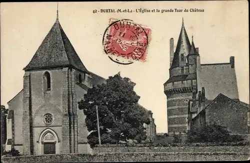 Ak Durtal Maine et Loire, l' Église et la grande Tour du Château