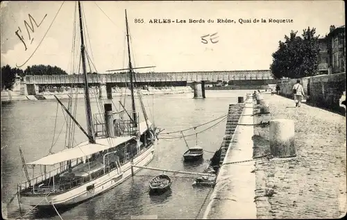 Ak Arles Bouches du Rhône, Les Bords du Rhone, Quai de la Roquette
