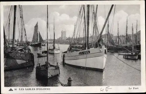 Ak Les Sables d'Olonne Vendée, Le Port