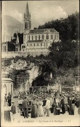 Ak Lourdes Hautes Pyrénées, La Grotte et la Basilique