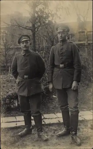 Foto Ak Deutsche Soldaten in Uniformen, Portrait