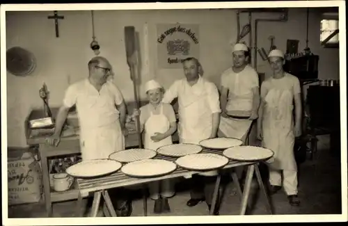 Foto Ak Bäcker und Junge in einer Backstube, Gott segne das ehrbare Handwerk