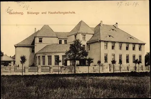 Ak Radeburg in Sachsen, Bildungs und Haushaltungsschule