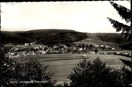 Ak Twiste in Waldeck Hessen, Teilansicht, Durchblick