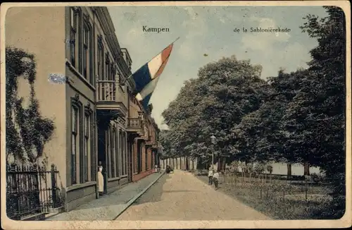 Ak Kampen Overijssel Niederlande, De la Sabonièrekade, Nationalflagge