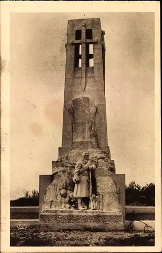 Ak Vauquois Meuse, Monument eleve a la memoire des Poilus tués