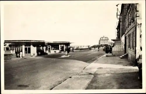 Ak Luc sur Mer Calvados, la Promenade de la Mer