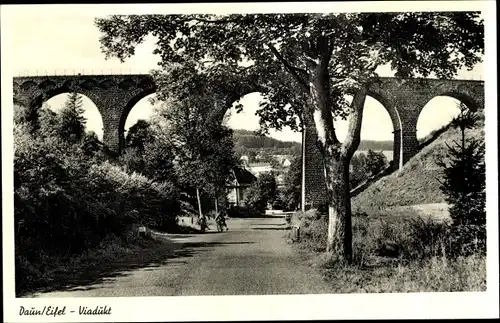 Ak Daun in der Eifel, Viadukt
