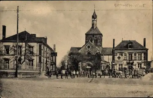Foto Ak Betheniville Marne, Stadtpartie, Kirchturm, Station Deutsches Rotes Kreuz