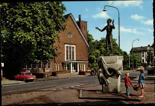 Ak Wageningen Gelderland Niederlande, Bevrijdingsmonument met Aula Landbouwhogeschool