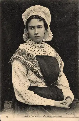 Ak Calvados Frankreich, Normandie, Paysanne Normande, Frau in Tracht