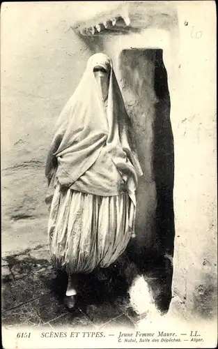 Ak Scenes et Types, Jeune Femme Maure, verschleierte Frau, Maghreb