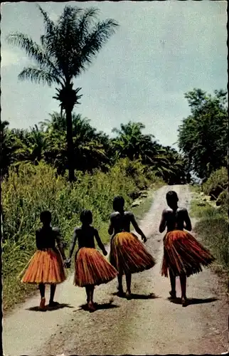 Ak L'Afrique en Couleurs, Depart pour la Danse