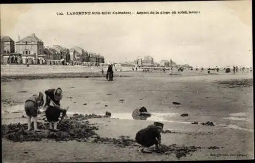 Ak Langrune sur Mer Calvados, Aspect de la Plage au soleil levant