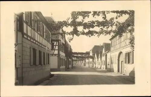 Foto Ak Bad Dürkheim am Pfälzerwald, Straßenpartie, Fachwerkhäuser
