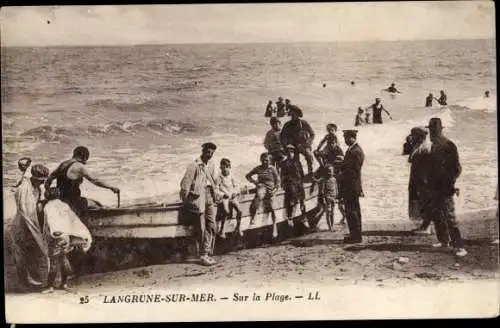 Ak Langrune sur Mer Calvados, sur la Plage, Boot, Badegäste