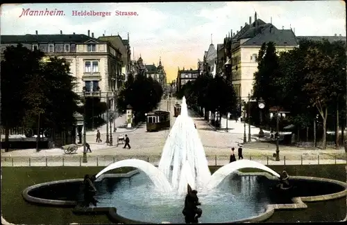 Ak Mannheim in Baden, Heidelberger Strasse, Brunnen mit Fontäne