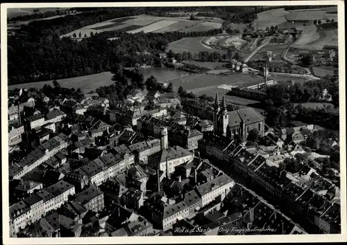 Ak Hof an der Saale Oberfranken Bayern, Blick auf den Ort, Hotel Strauß, Fliegeraufnahme