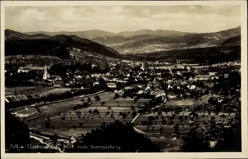 Ak Zell am Harmersbach, Blick vom Sommerberg zum Ort mit Umgebung, Kirche
