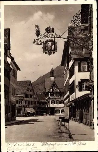 Ak Bad Urach in der Schwäbischen Alb, Wilhelmstraße mit Rathaus