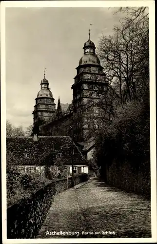 Ak Aschaffenburg in Unterfranken, Partie am Schloss