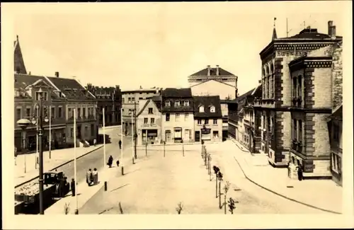 Ak Calbe, Blick auf den Markt, Autos, Geschäfte