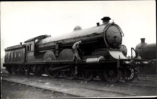 Foto Ak Britische Eisenbahn, NER V Class No. 1753, Dampflok, NER C6 Class, 4-4-2