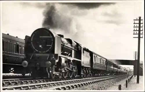 Foto Ak Britische Eisenbahn, LMS Royal Scot Class No. 6160, Nr. 663, Dampflok, 4-6-0