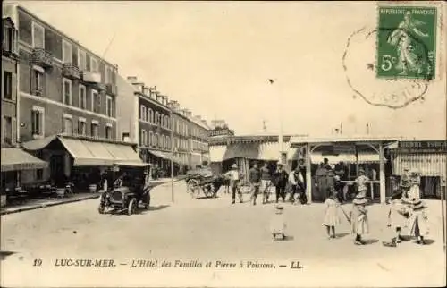 Ak Luc sur Mer Calvados, L'Hôtel des Famillles et Pierre à Poissons