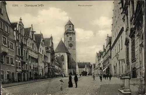 Ak Donauwörth in Schwaben Bayern, Reichsstraße, Passanten