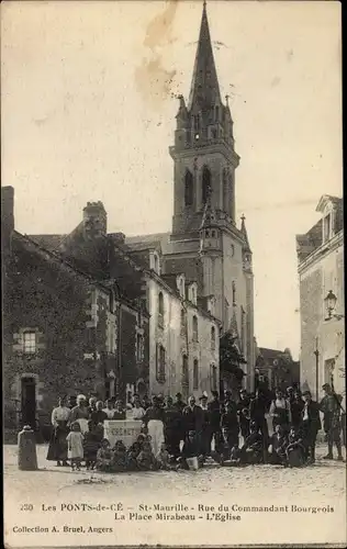 Ak Les Ponts de Cé Maine et Loire, St. Maurille, Rue du Commandant Bourgeois, Place Mirabeau, Eglise