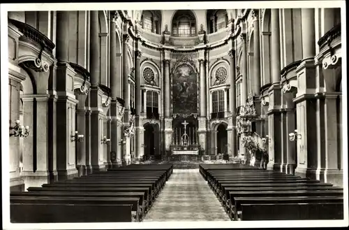 Ak Dresden Altstadt, Inneres der kath. Hofkirche, Hauptschiff, Blick zum Chor