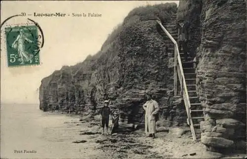 Ak Luc sur Mer Calvados, Sous la Falaise