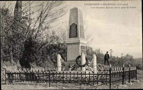 Ak Courtonne la Meurdrac Calvados, A ses Glorieux Enfants morts pour la Patrie