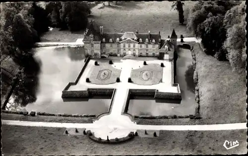 Ak Saint André d'Hébertot Calvados, Le Chateau, Classe par les Beaux Arts, Vue aerienne