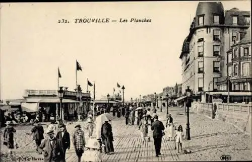 Ak Trouville Calvados, Les Planches, Strandpromenade